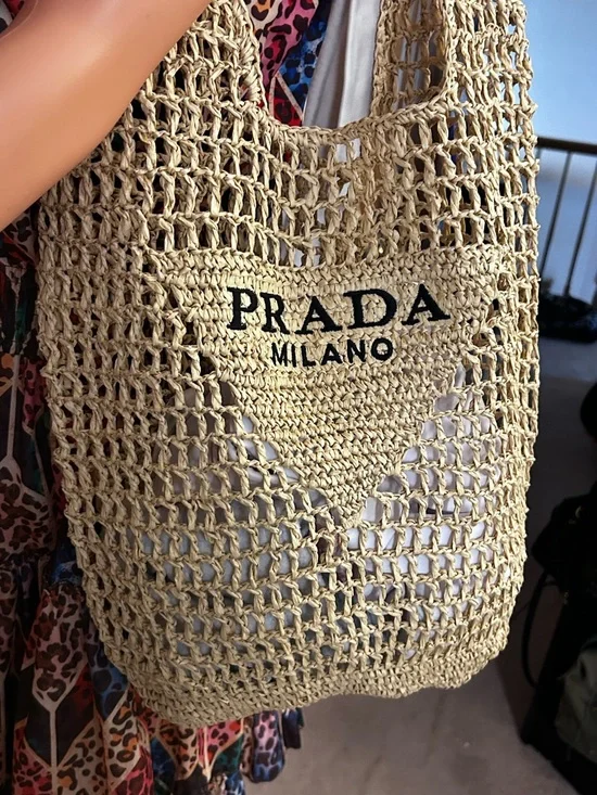 Prada Logo Cream/Black Woven Raffia Beach Bag - Picture 3 of 15
